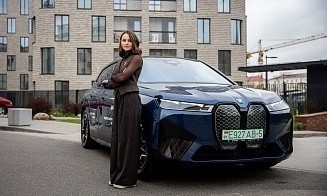 Ритм большого города. Протестировали премиум-подписку на новый BMW с директором DEPO Анной Центер
